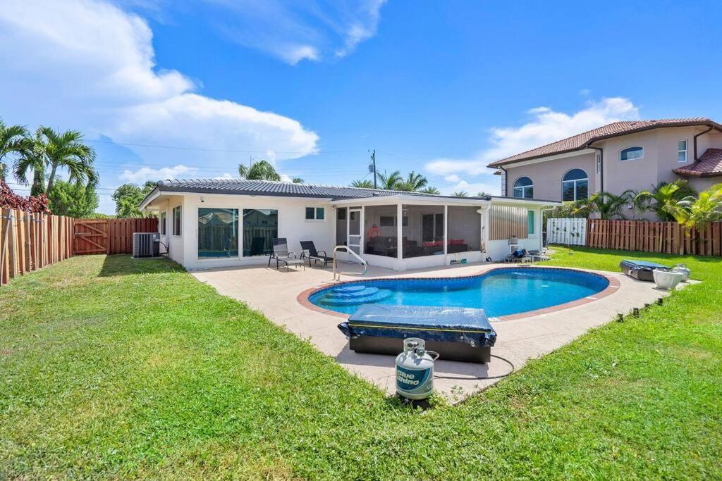 Amazing Home W Heated Pool 8 Mins To The Beach Lighthouse Point Exterior photo