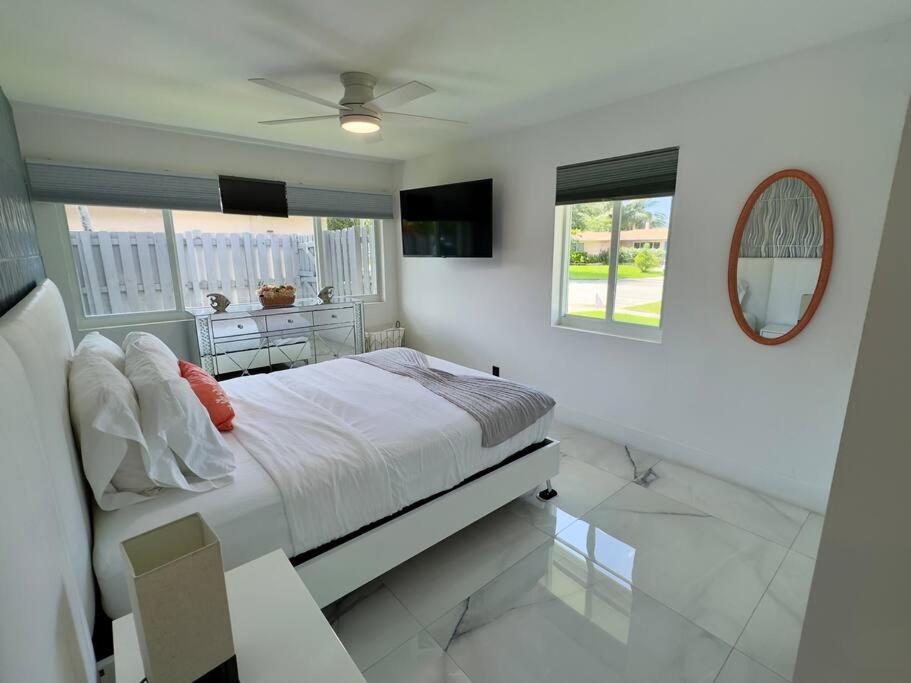 Amazing Home W Heated Pool 8 Mins To The Beach Lighthouse Point Exterior photo
