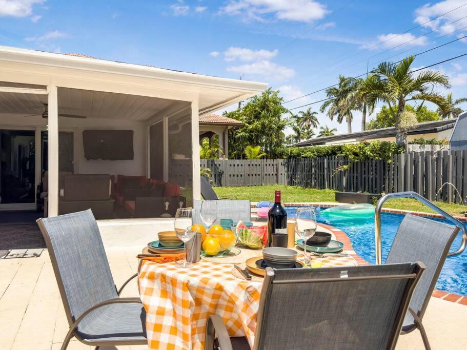 Amazing Home W Heated Pool 8 Mins To The Beach Lighthouse Point Exterior photo