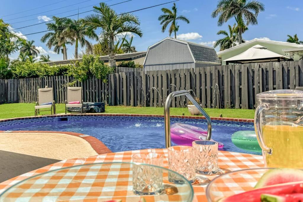 Amazing Home W Heated Pool 8 Mins To The Beach Lighthouse Point Exterior photo